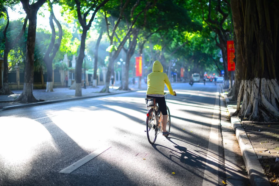 Hanoi City Bike Tour in Early Morning